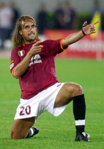 Gabriel Omar Batistuta ha giocato in A con Fiorentina, Roma e Inter. Ha vinto uno scudetto con i giallorossi nel 2001